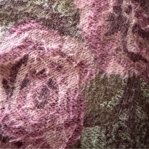 Preston & York Moody Pink & Brown Floral Scarf made in Germany 100% Acrylic - Picture 6 of 6